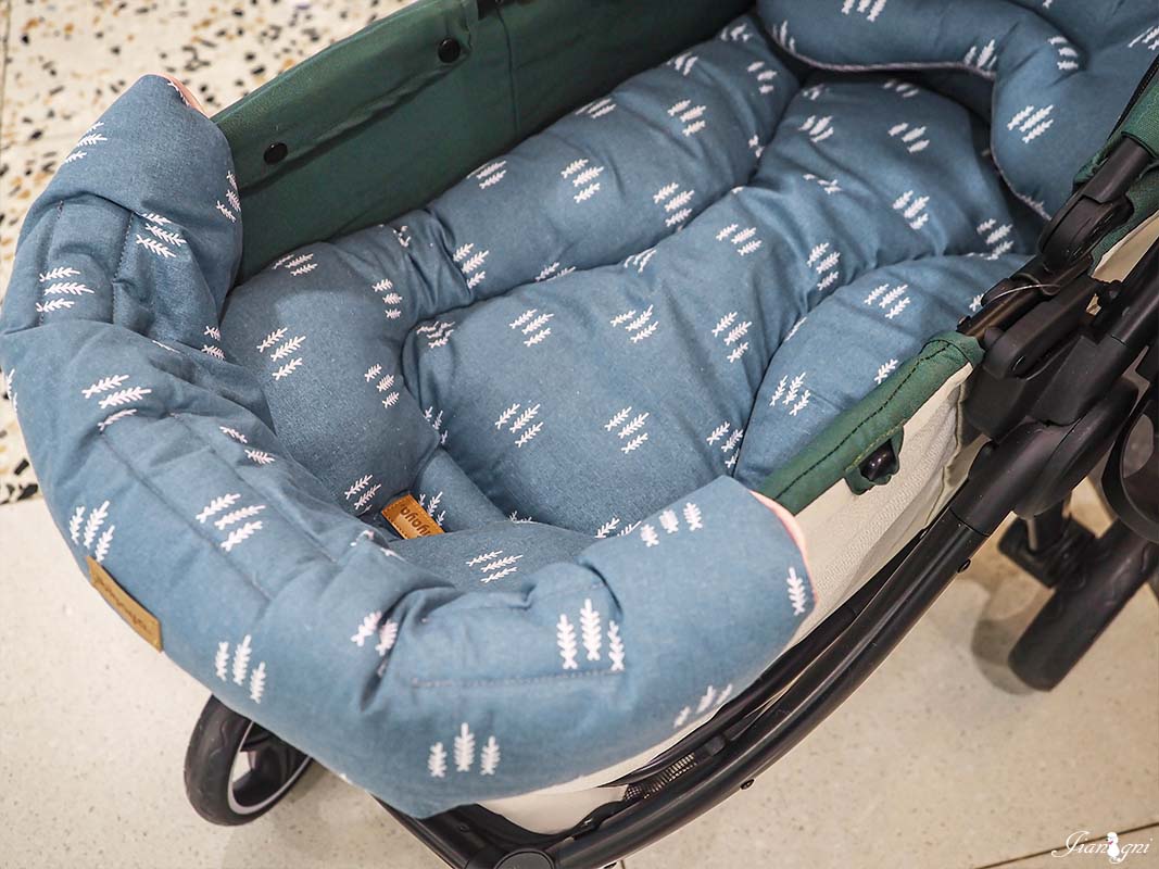 ibiyaya高枕無憂寵物推車配件三件組 軟墊 枕頭 防髒邊巾 時尚寵物配件 @蔣妮の冰斗人生